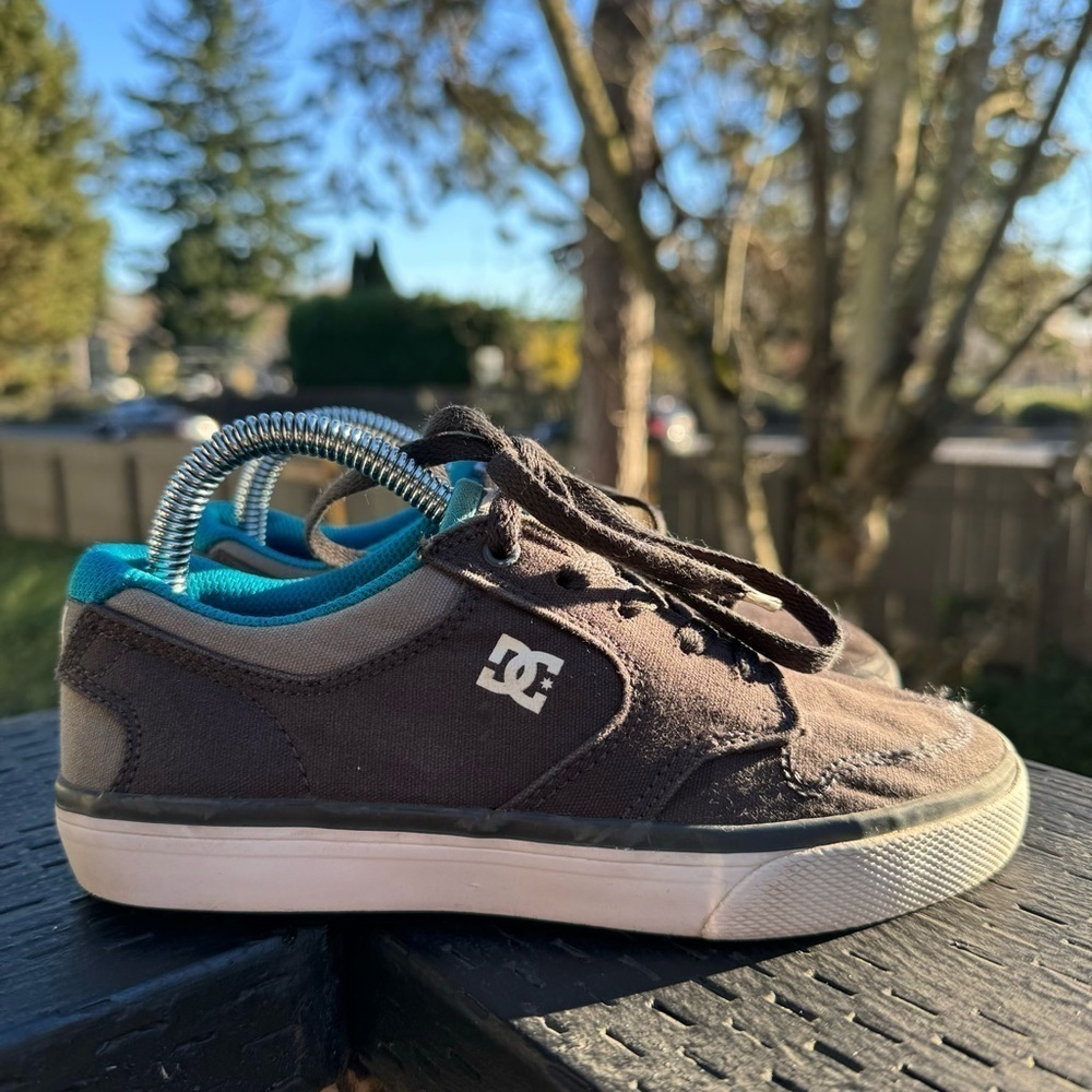 DC Kids Nyjah Vulc TX Blue & Gray Skate Shoes‎ Size 1